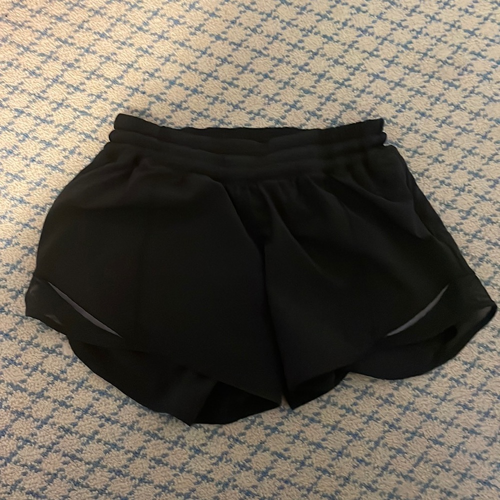 Lululemon Hotty Hot shorts size 4 Tall in black